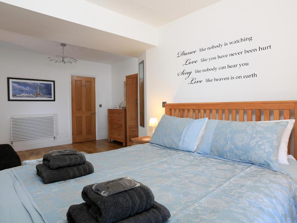 1 At The Beach Beesands Exterior foto